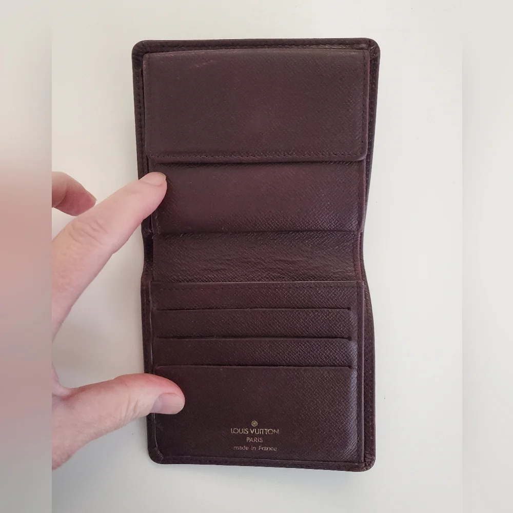 Authentic Louis Vuitton Taiga Bifold Leather Wallet With COA - Picture 6 of 11